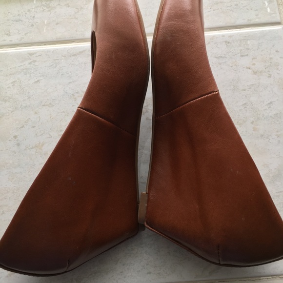 Shoes - Picture 3 of 7